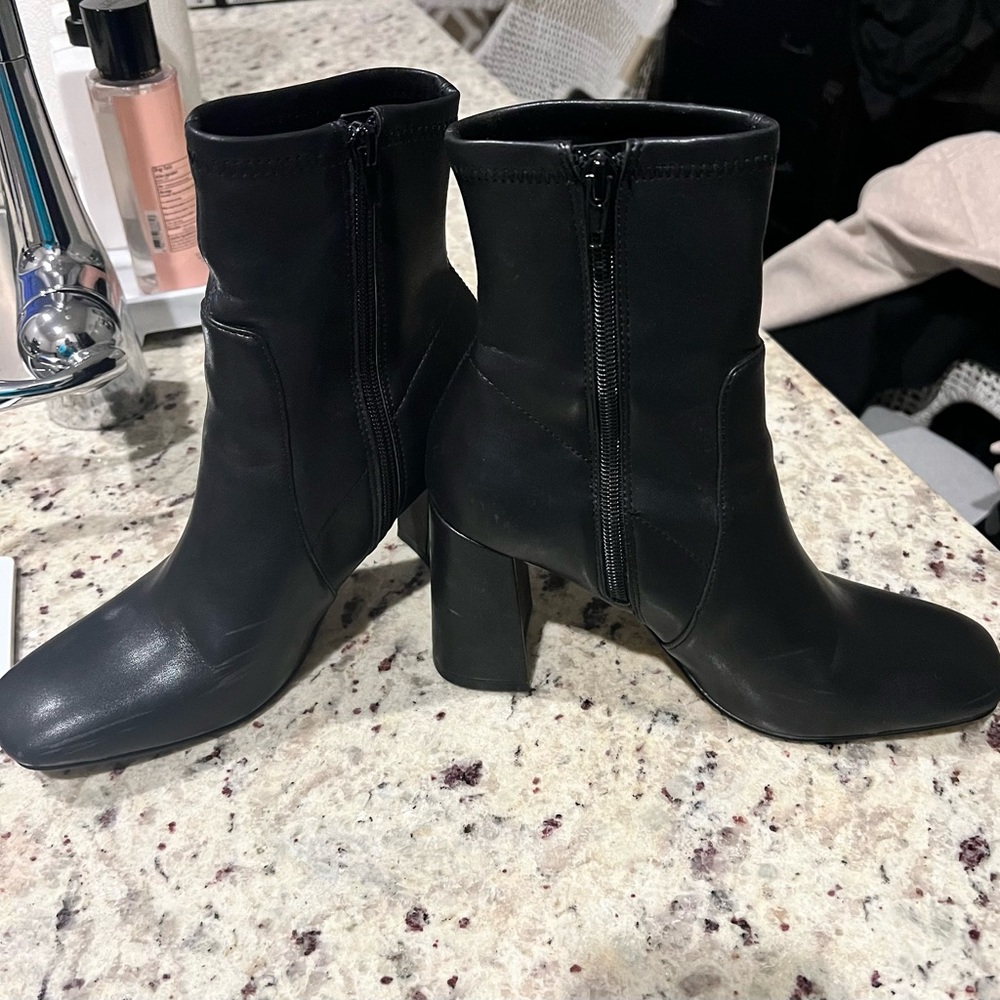 Express Black Boots!